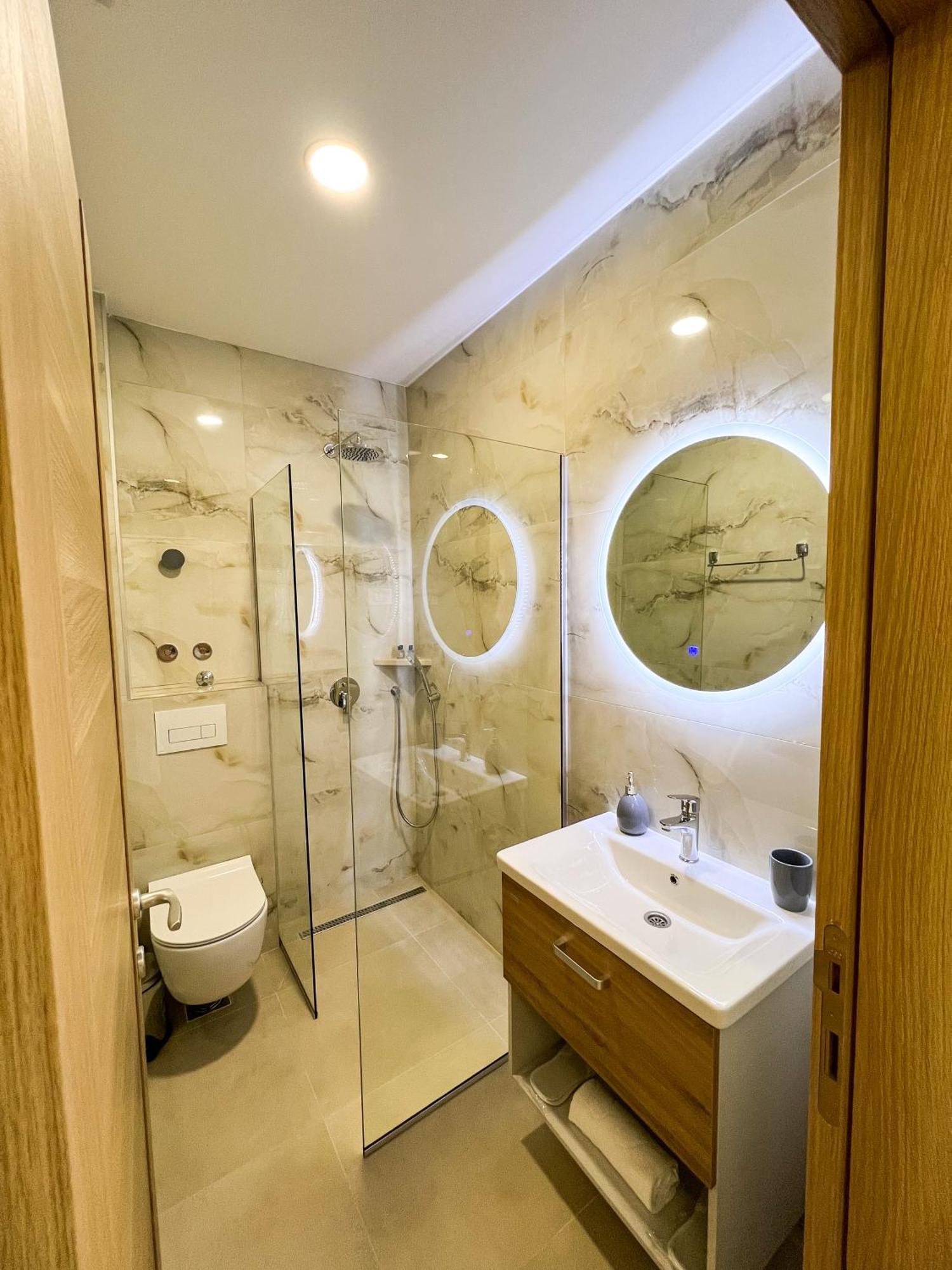 Square Residence Ülgün Dış mekan fotoğraf